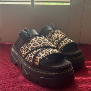 Leopard Print Platform Dr.Martens